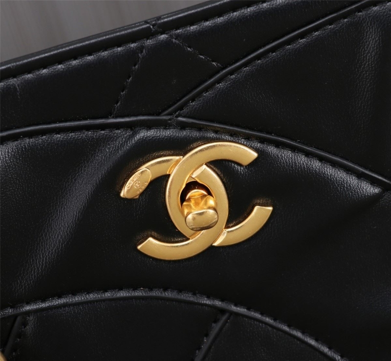 Ch**el shopping bags